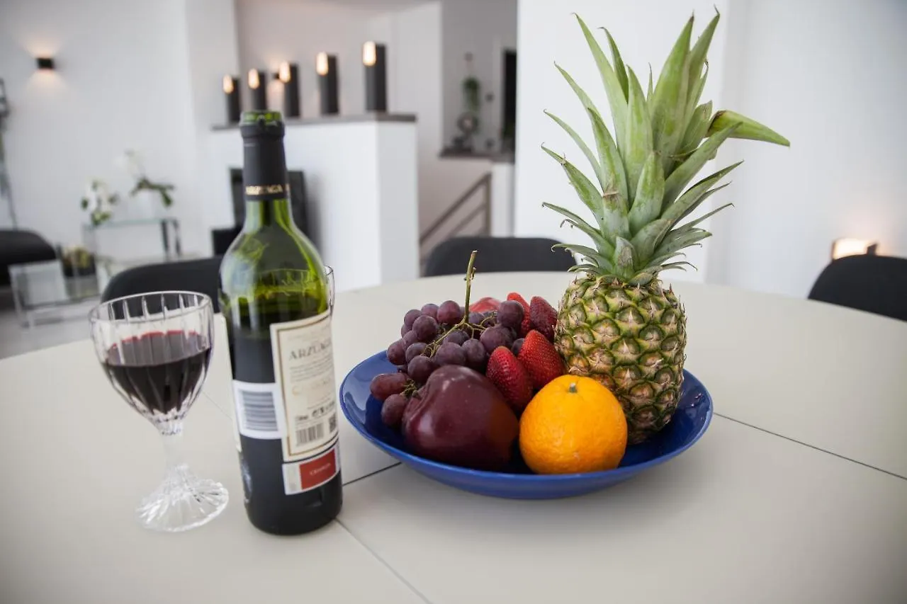 Spacious 200 Sq.M. Penthouse With Sea View Terraces Torremolinos Appartement
